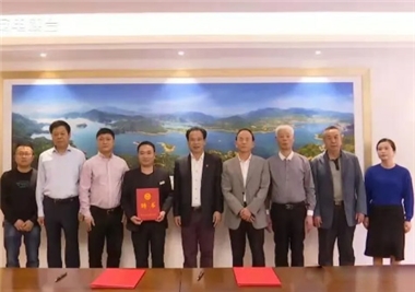 閩旋科技‖捐贈(zèng)100萬(wàn)元，助力教育發(fā)展，踐行社會(huì)責(zé)任使命
